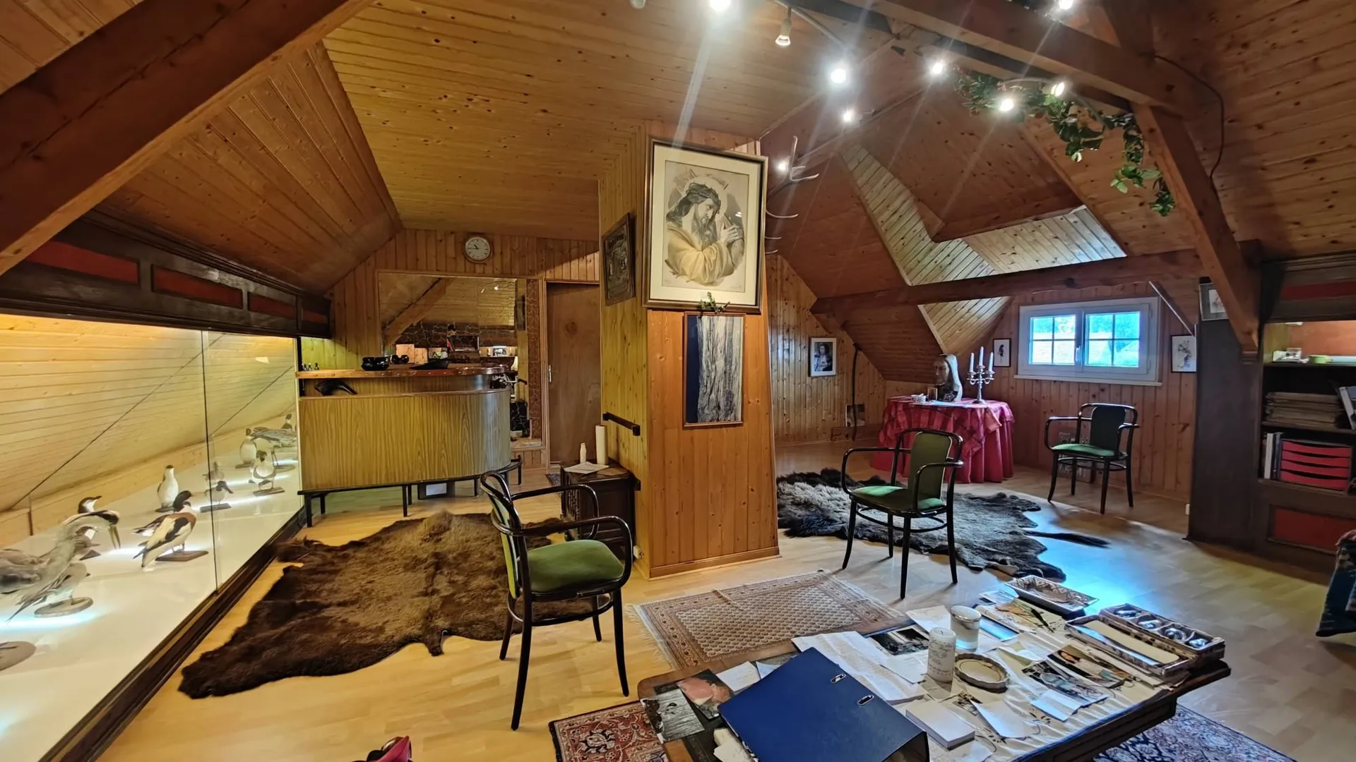 Propriété de 400 m² bâtie sur 4017 m² de terrain au calme et sans vis à vis