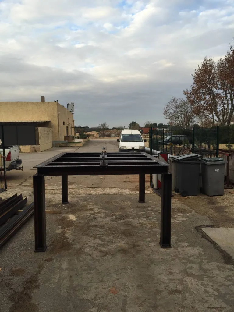 CONFECTION CHASSIS SUPPORT DE TUYAUTERIE FOS SUR MER