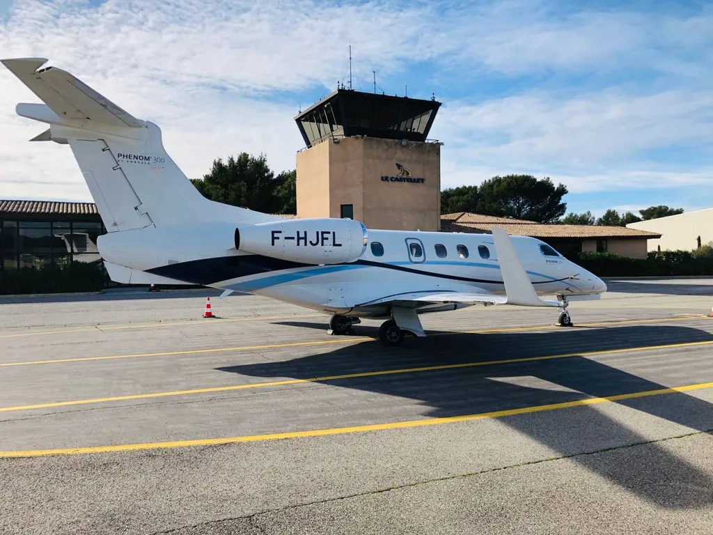 Comment me rendre à l'aéroport international du CASTELLET (Var) ?