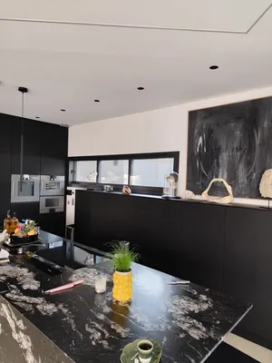 Installation de films solaire thermique adhésif contre la chaleur et la luminosité sur maison contemporaine d’un particulier à Aix-en-Provence