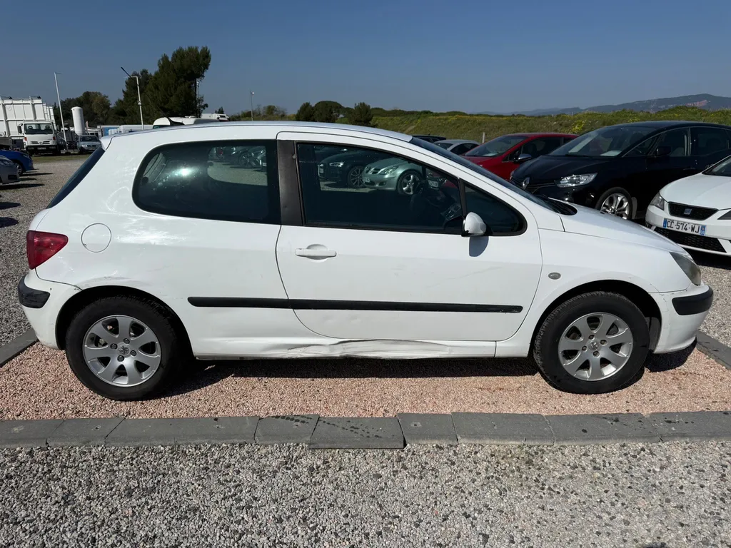 PEUGEOT 307 1.6L 16V 110CV essence 3 portes 