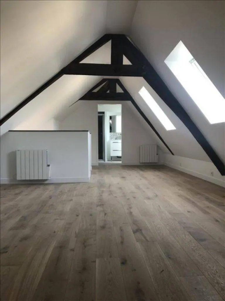 Type F4 d'une superficie d'environ 95,85m² (110m² au sol)