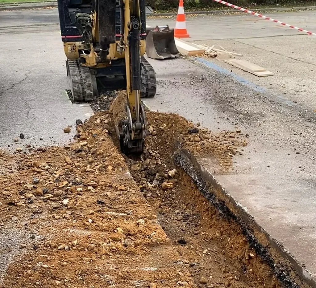 Création de tranchées drainantes à Évreux (27000) : travaux de terrassement par un professionnel