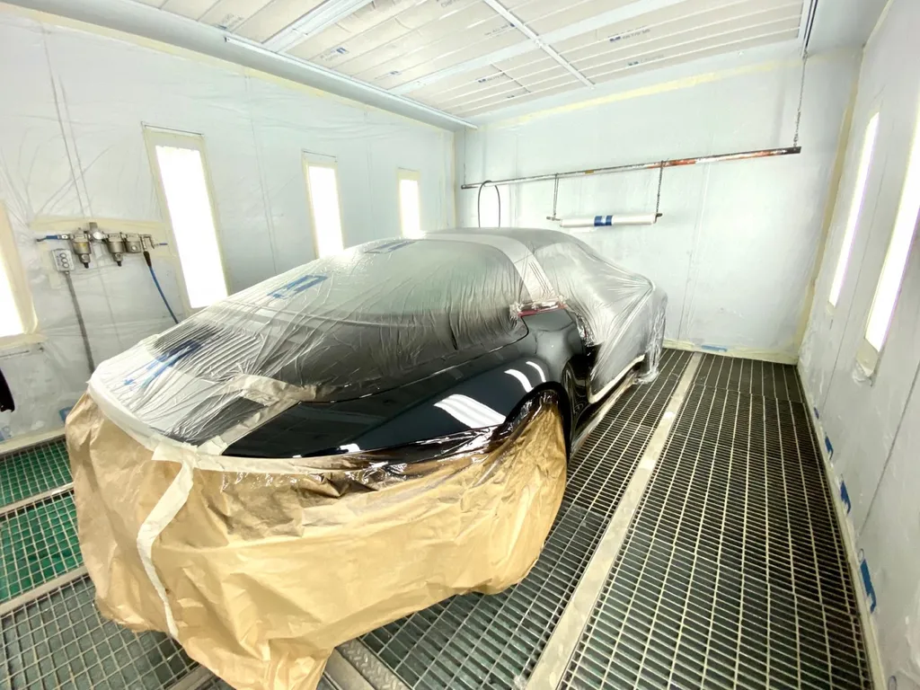 Travaux de peinture sur Porsche 991 Targa réalisés dans notre atelier de carrosserie à Carnoux pour une finition constructeur garantie