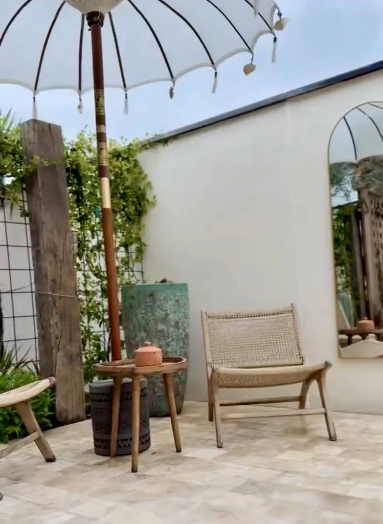 TERRASSE EN PAVES TRAVERTIN BEIGE RUSTIC 15X15X3CM