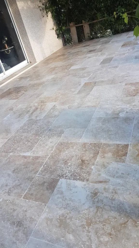 Carrelage en Travertin pierre naturelle Montpellier
