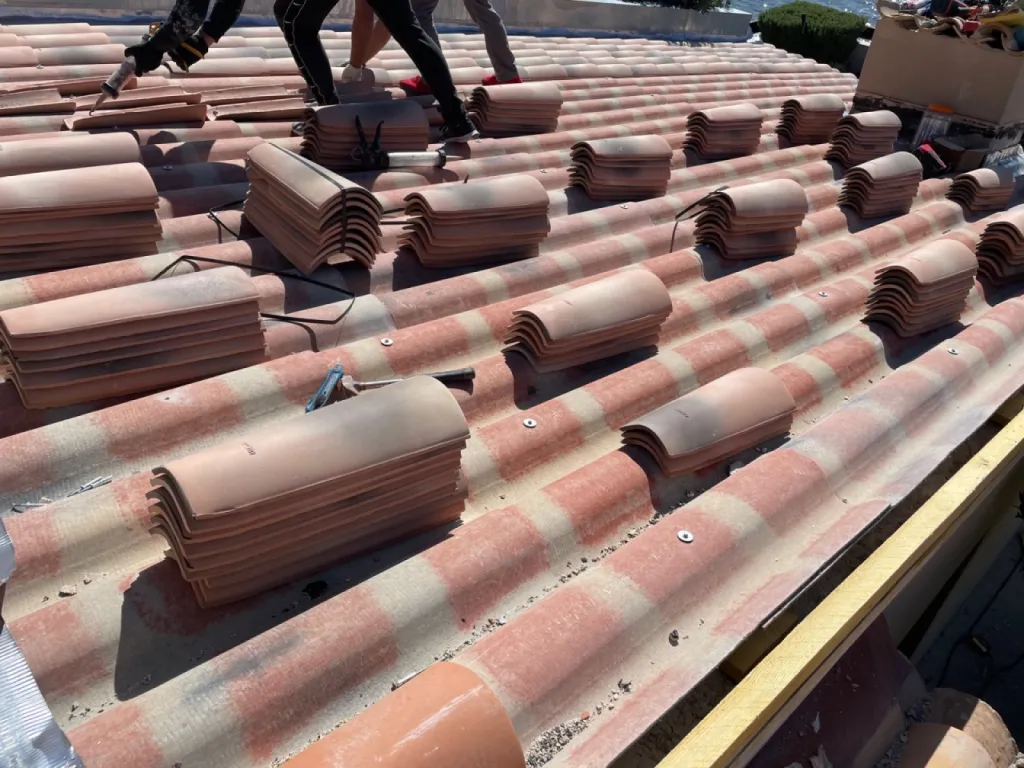 Changement d’une toiture de maison en P.S.T Canal sur Sausset les Pins près de Martigues