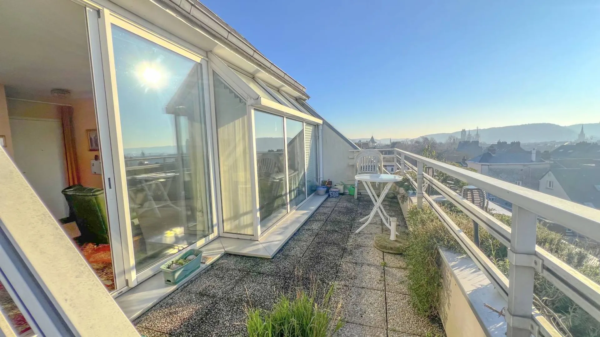 T4 de 105 m2 avec terrasse, parking couvert et cave à ROUEN