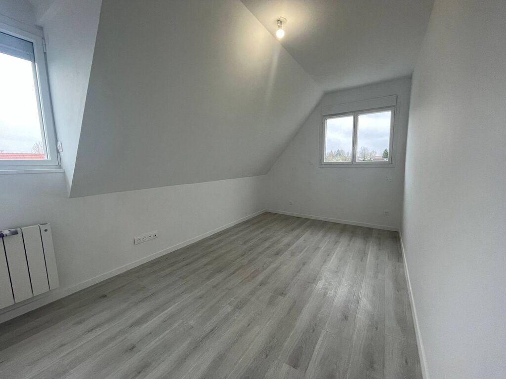 A VENDRE ISNEAUVILLE