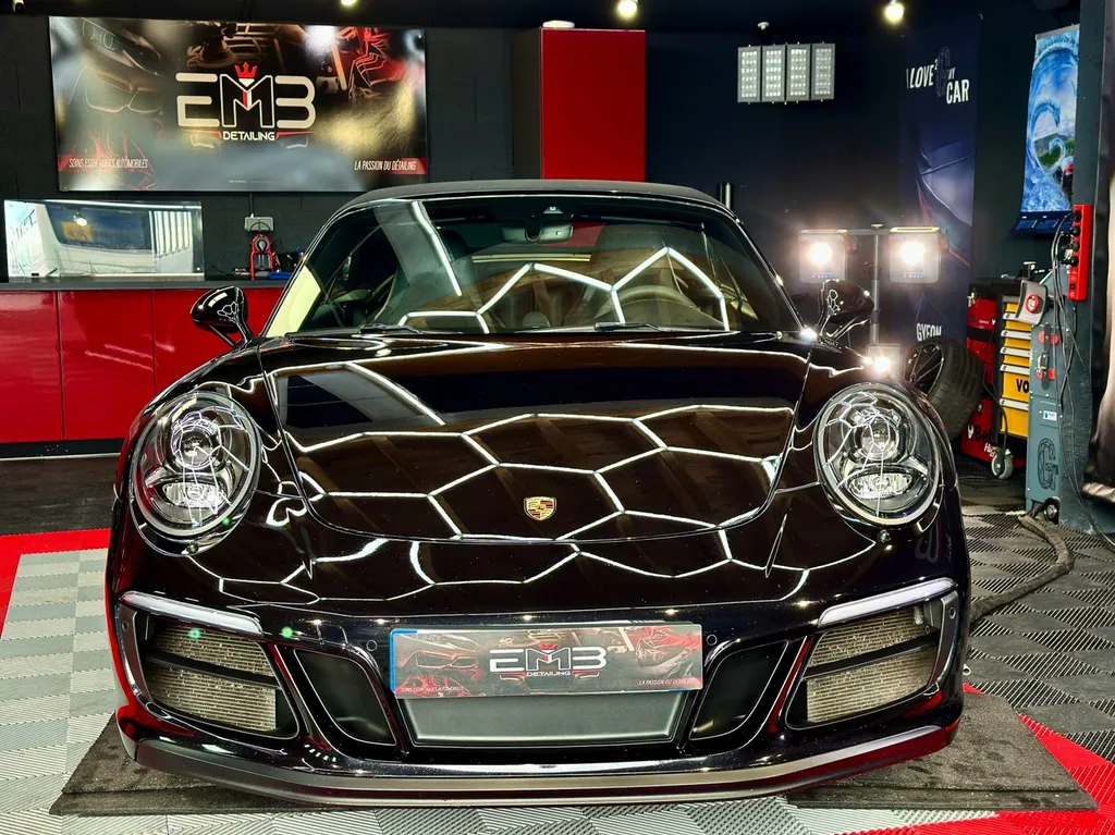 Detailing auto traitement céramique lyon protection carrosserie Porsche 911