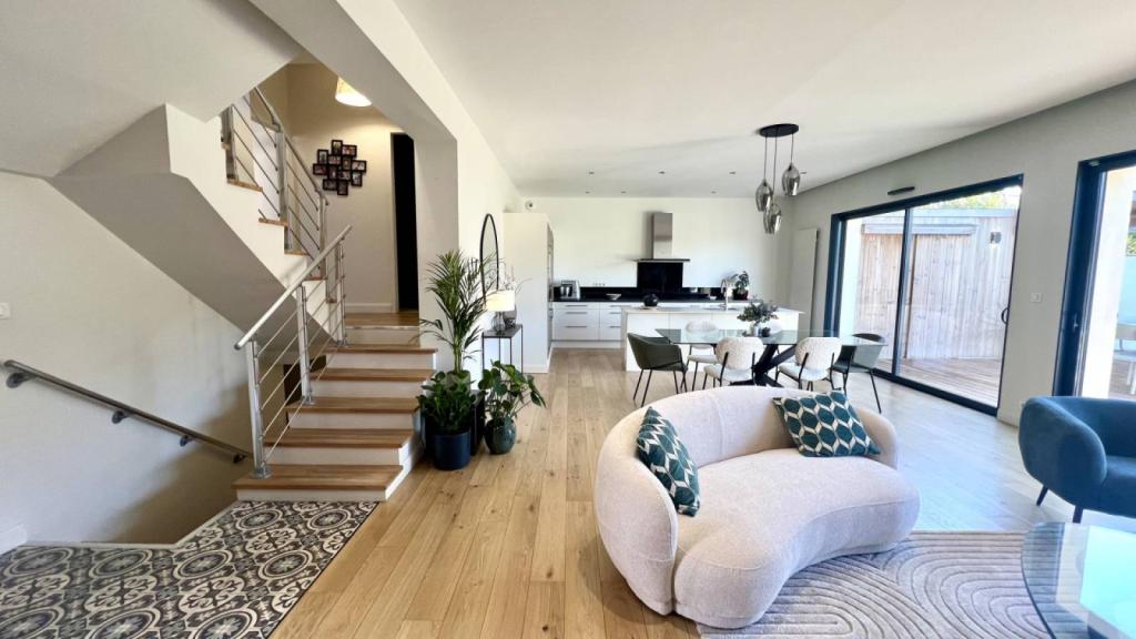 Très belle maison familiale avec garage et grand jardin Bordeaux Caudéran  