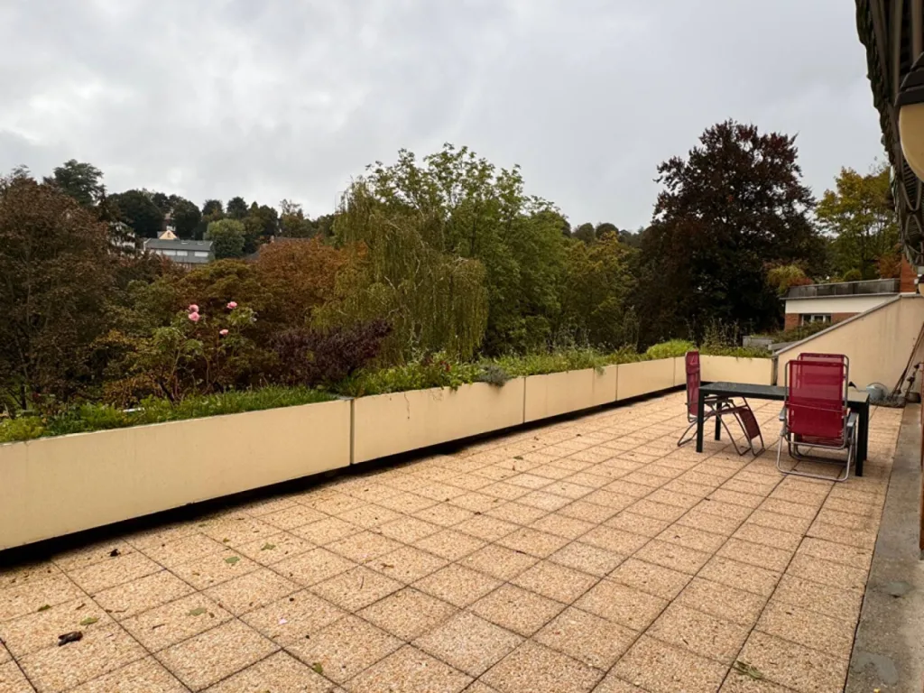 Très bel appartement meublé d'environ 168,51m²