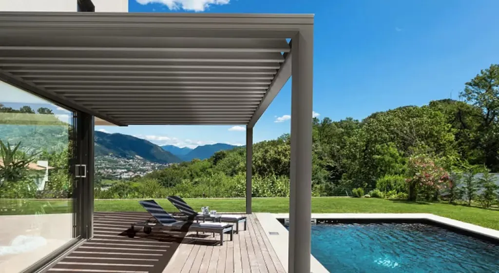 Options & équipements pour véranda et pergola à Six-Fours-Les-Plages, Bandol, Toulon, La Seyne, Hyeres, 83 Var : maximisez confort & isolation avec un projet sur-mesure