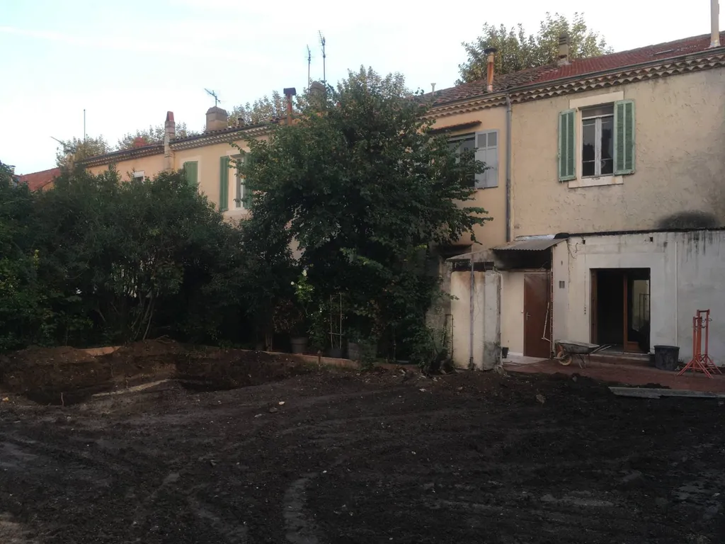Réalisation d’une piscine sur mesure en béton près d’Aix en Provence