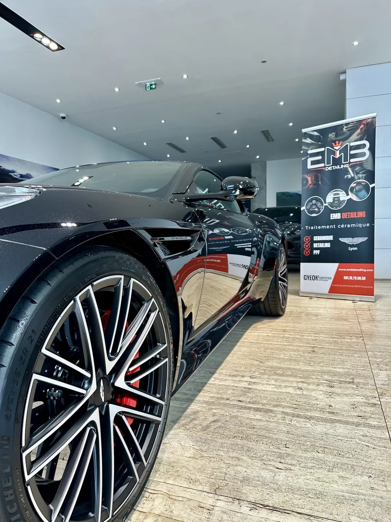 detailing protection carrosserie traitement céramique Aston Martin DB12 Lyon
