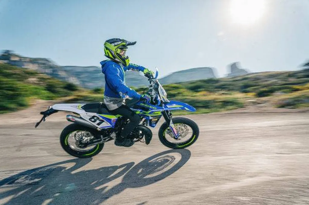 MOTO NEUVE SHERCO FACTORY SM-R 50CC 2 TEMPS ST CYR SUR MER