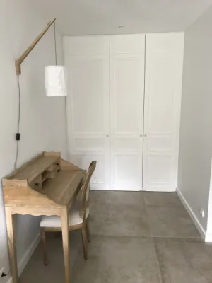 Pose de porte de placard à Sausset les Pins