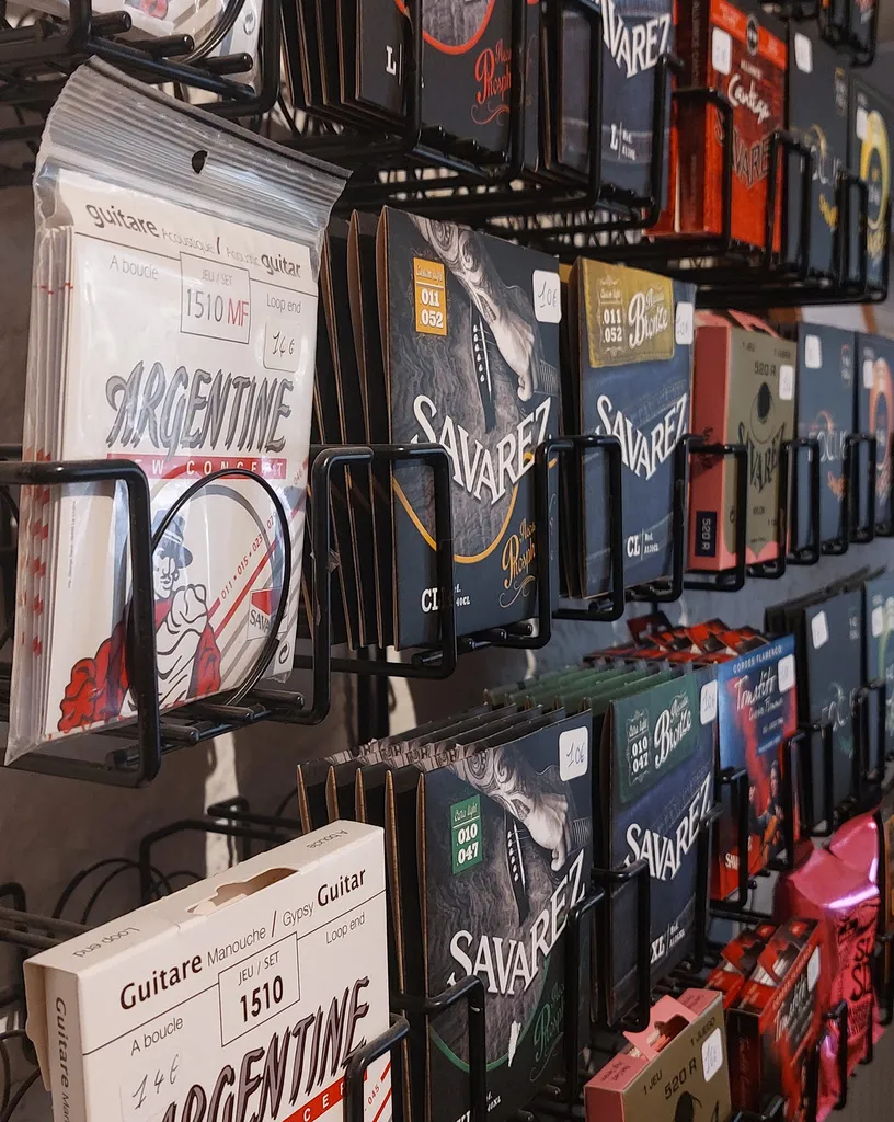 Magasin de cordes guitare électrique, acoustique & classique à Sète dans l’Hérault