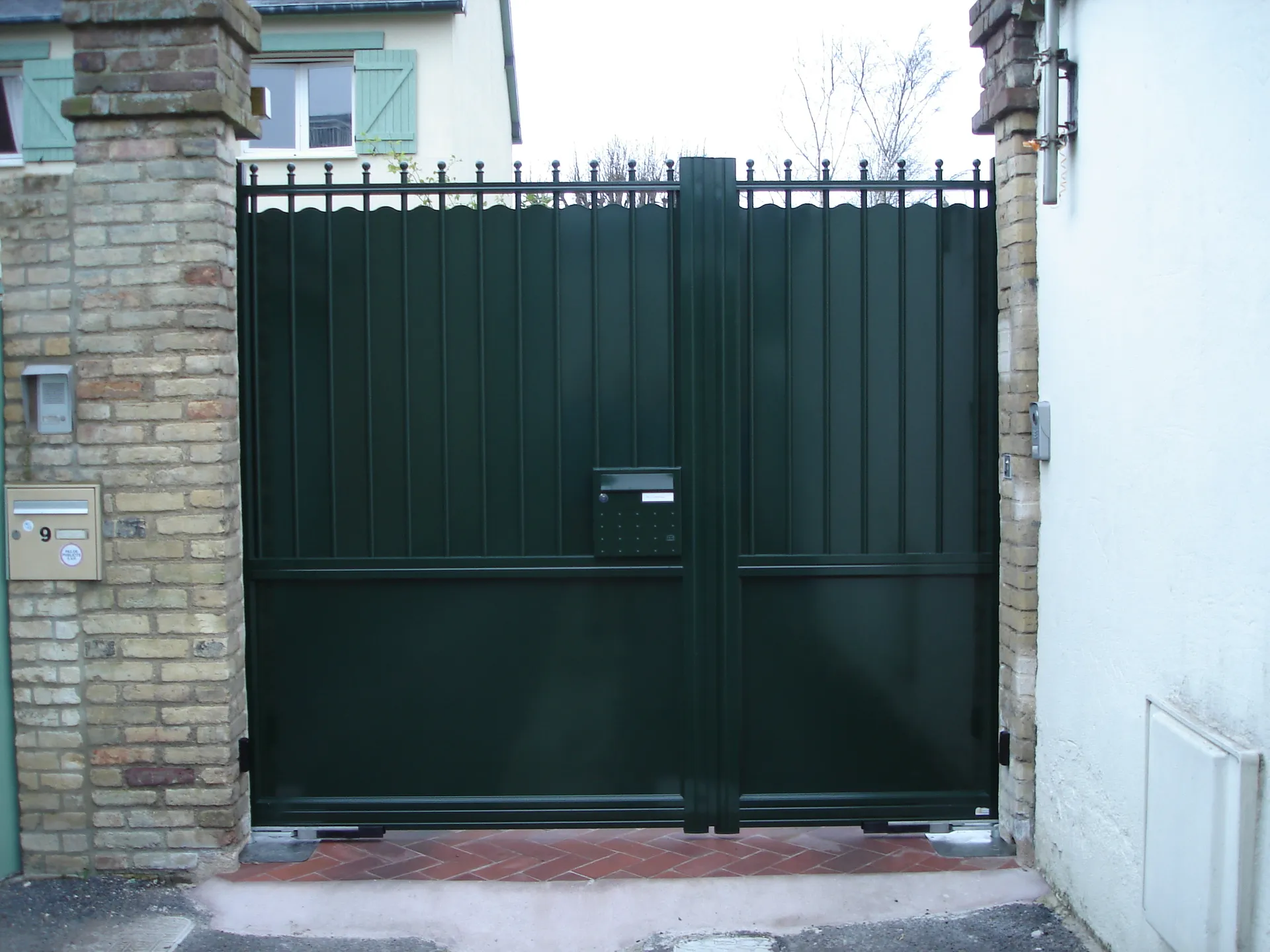 Pose de portail Alu type fer forgé au Havre 76