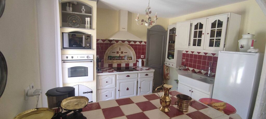 A vendre, dans un cadre paisible à LA CROISILLE (27190), Maison de plain-pied parfaitement entretenue et  sans vis-à-vis.