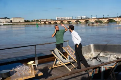 Organiser une balade en chaland sur la Garonne en famille oiu entre collaborateurs à Bordeaux en Gironde 