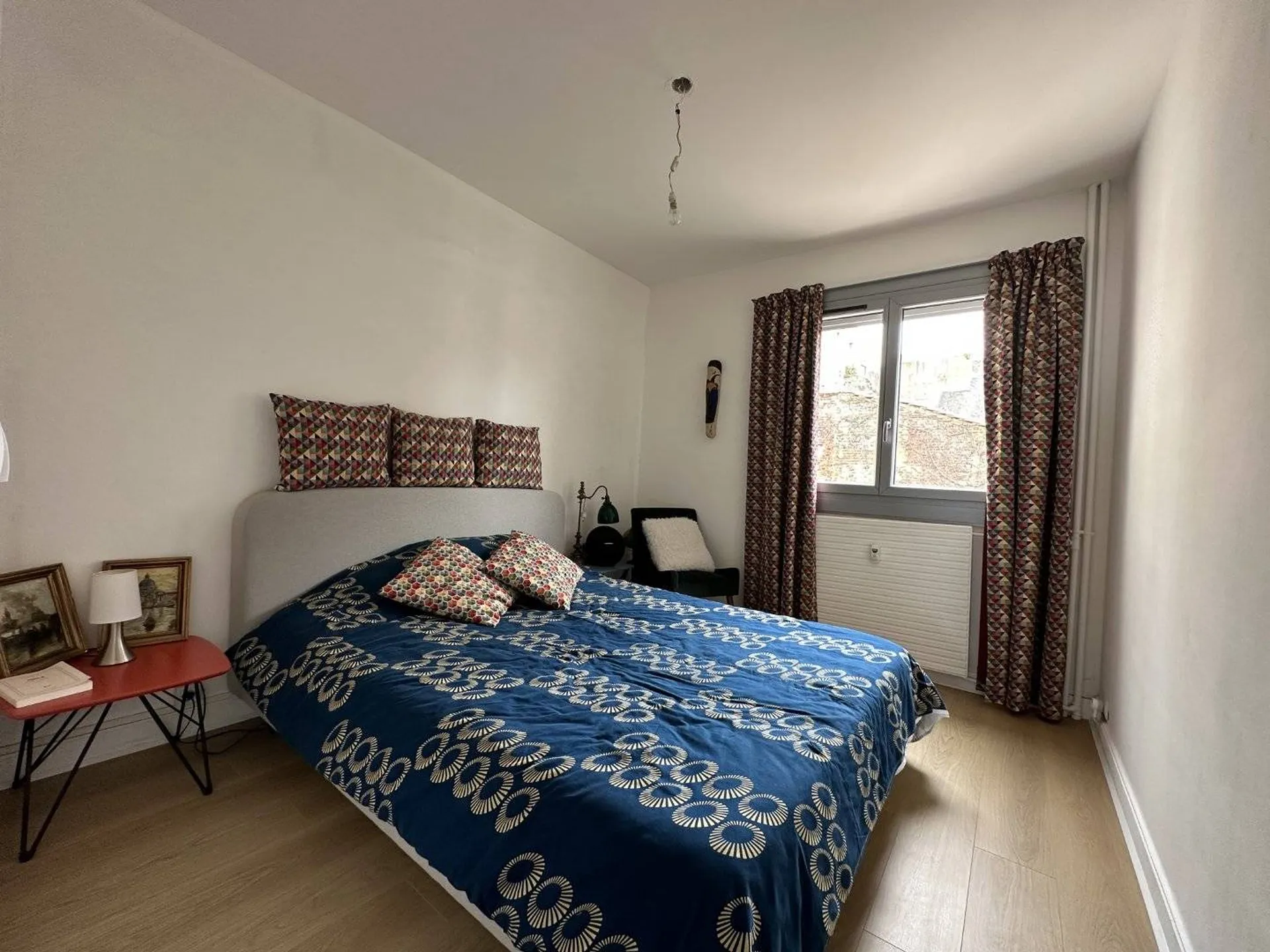 A vendre avec place de parking en centre ville de Dieppe, appartement vue mer.