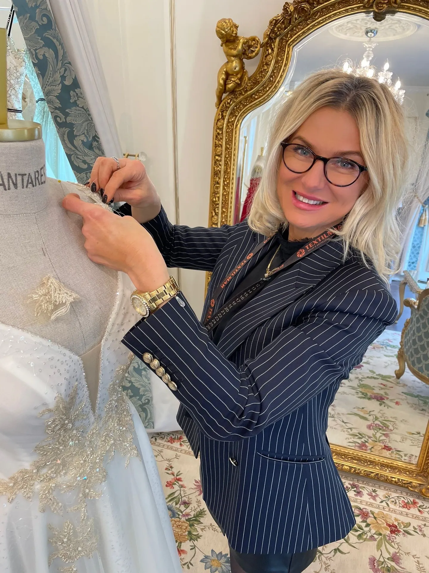 agnieszka danelska couturiere creatrice sur mesure femme carat versailles tailleur traditionnel paris boulogne saint germain en laye