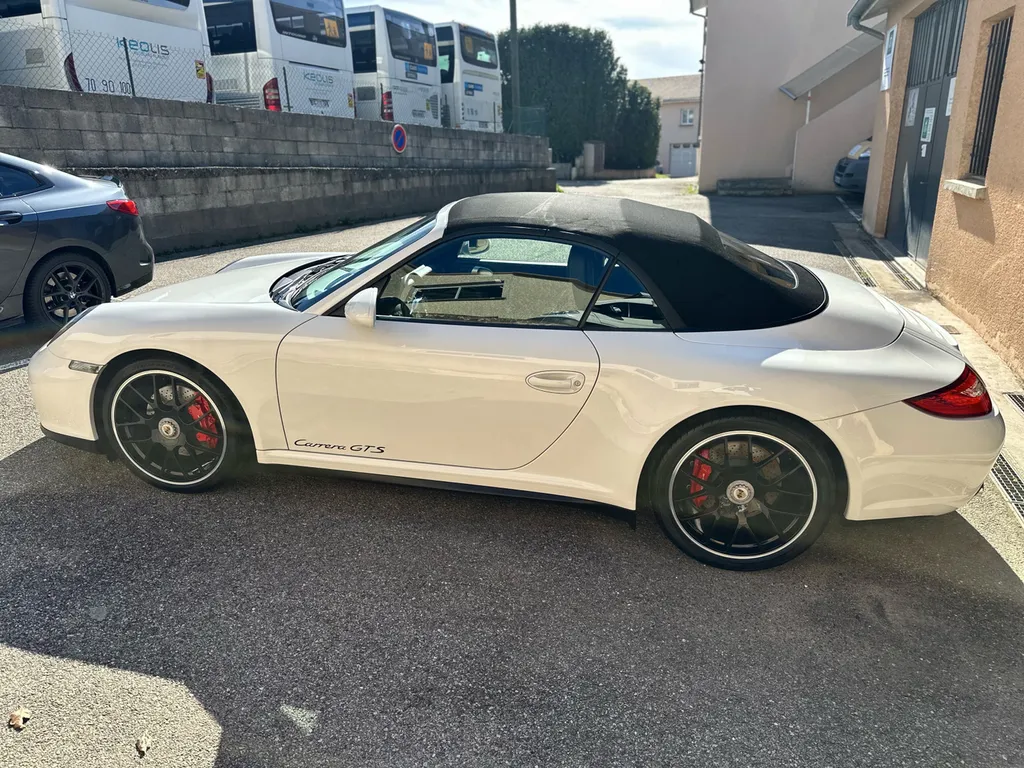 comment protéger sa voiture avec un traitement céramique sur Porsche 911 proche de lyon 
