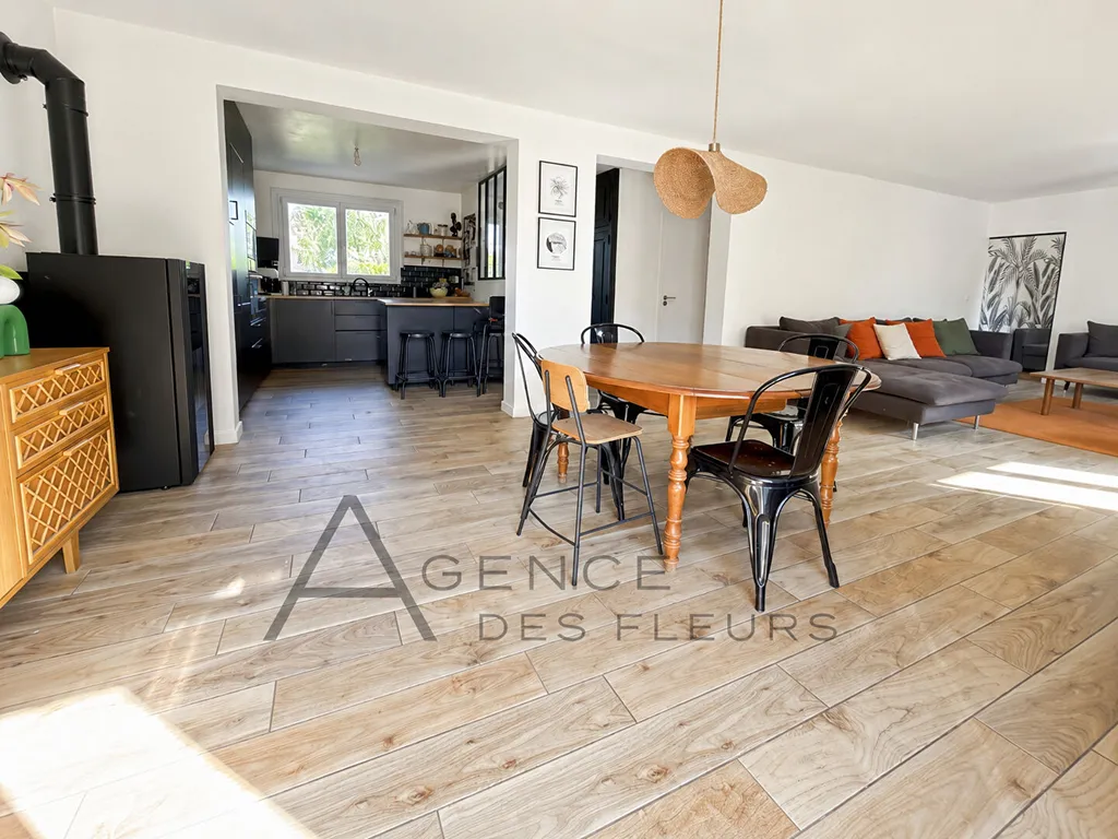 A vendre maison de 122 m² édifié sur 714 m² de terrain sur la commune de CLÉON 76410