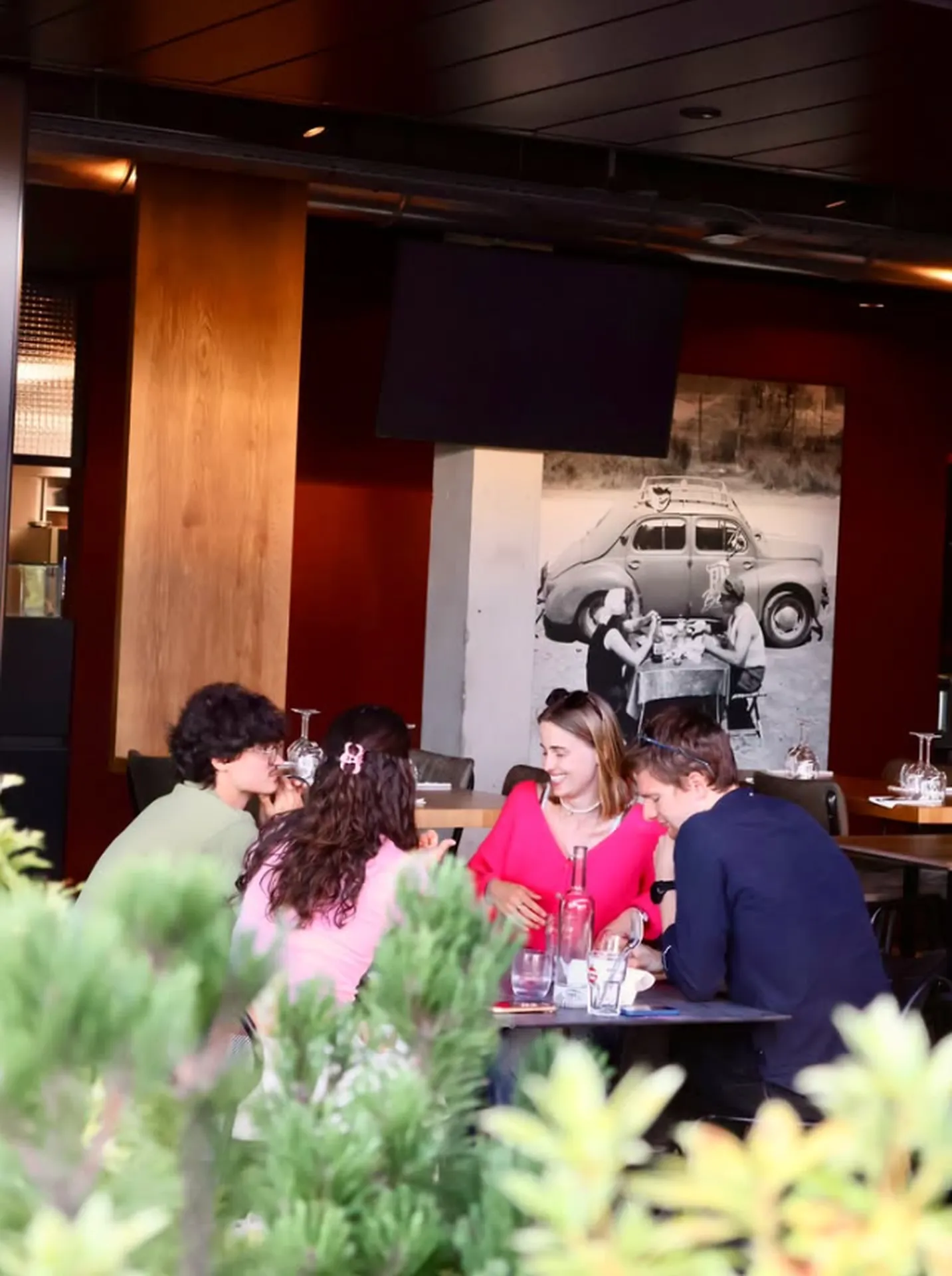 Réserver un dîner festif ou un afterwork avec apéritif en terrasse dans un bar ambiance proche de Lyon 5