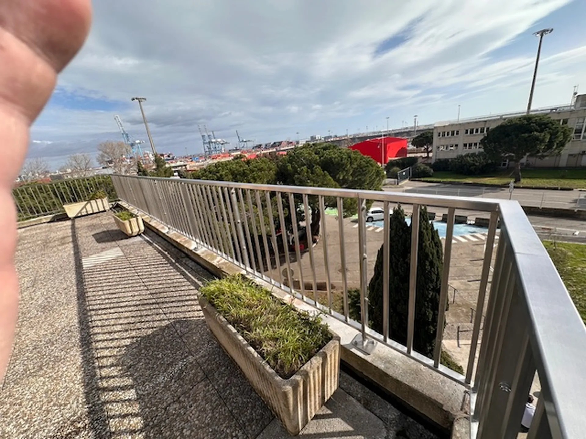 FABRICATION ET POSE DE GARDE CORPS SUR MESURE  EN INOX A MARTIGUES