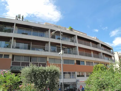 EXCLUSIVITE Vente appartement 1 Cassis dans immeuble bourgeois avec ascenseur au coeur du village