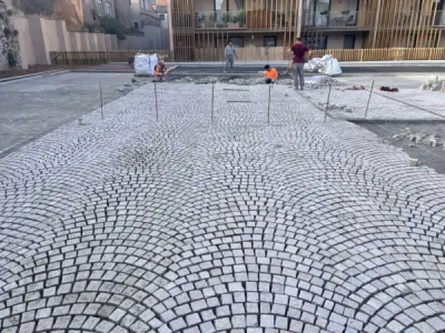 Pose de pavé en queue de paon pour un parking à Obernai près de Barr