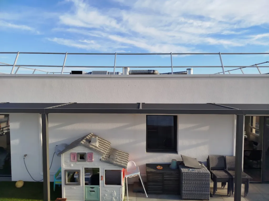 Avant installation de panneaux solaire sur pergola à st jean de vedas