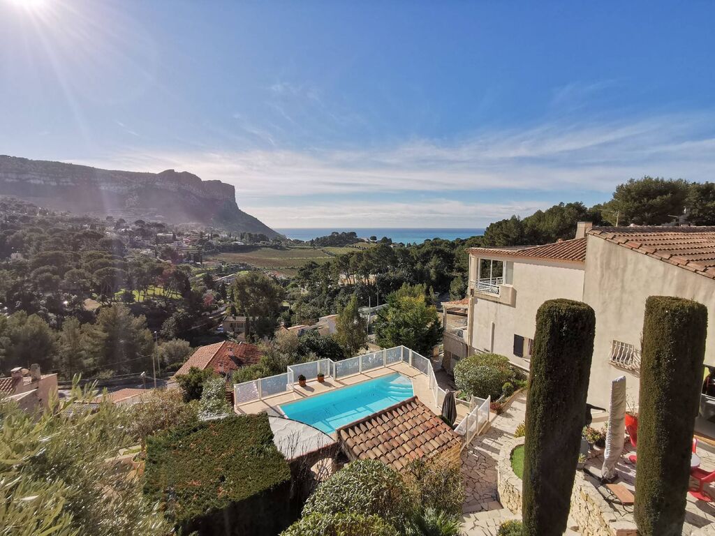 A vendre maison familiale Cassis bénéficiant d'une vue mer et Cap Canaille