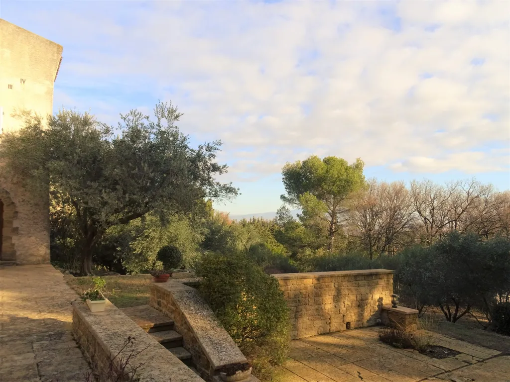 Chateauneuf de Gadagne, propriété d’architecte dans un parc arboré   