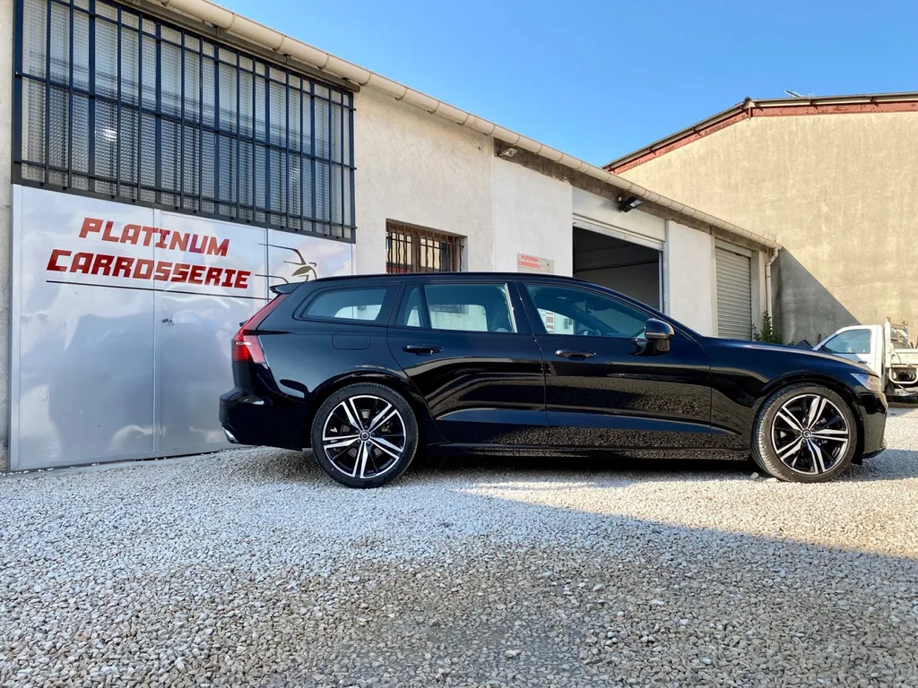 Réparation carrosserie à Carnoux 13470, Volvo Marseille V60 choc avant avec franchise offerte 