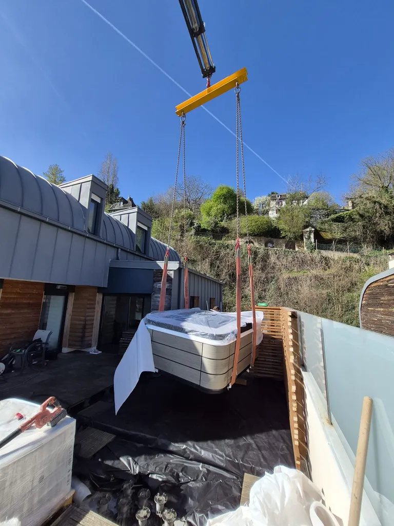 Aménagement terrasse, pose spa, grutage spécialisé et structure sur mesure à La Mulatière près Lyon