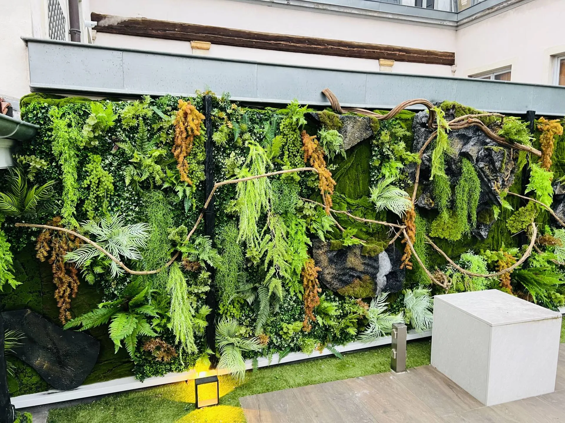 Mur végétal extérieur avec traitement UV