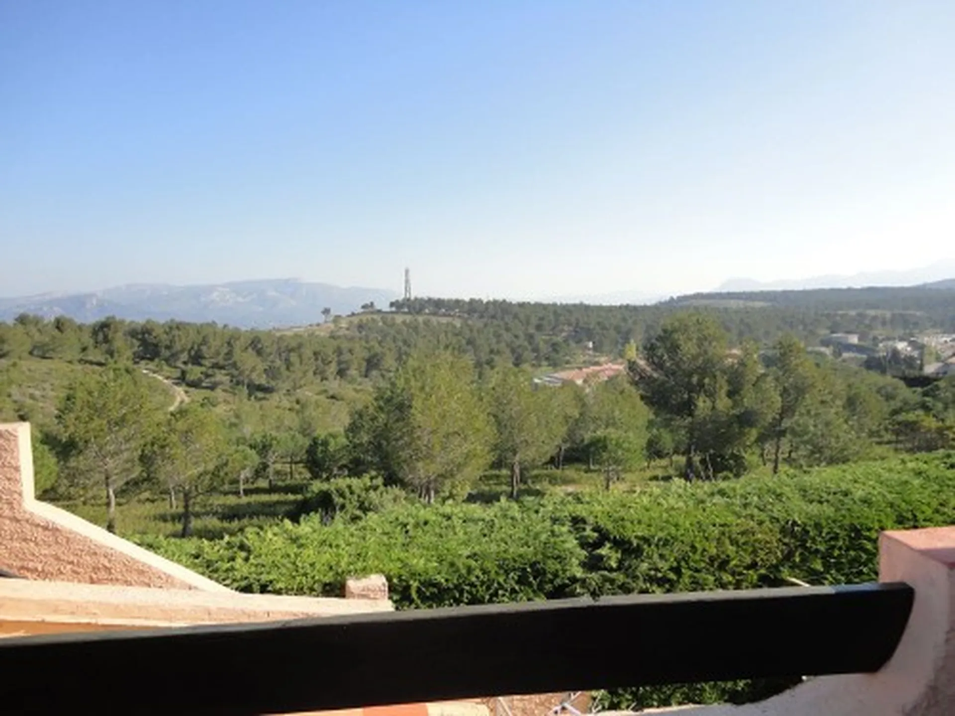  Vente belle maison 4/5 Carnoux  Vue dégagée avec Piscine et T2 indépendant