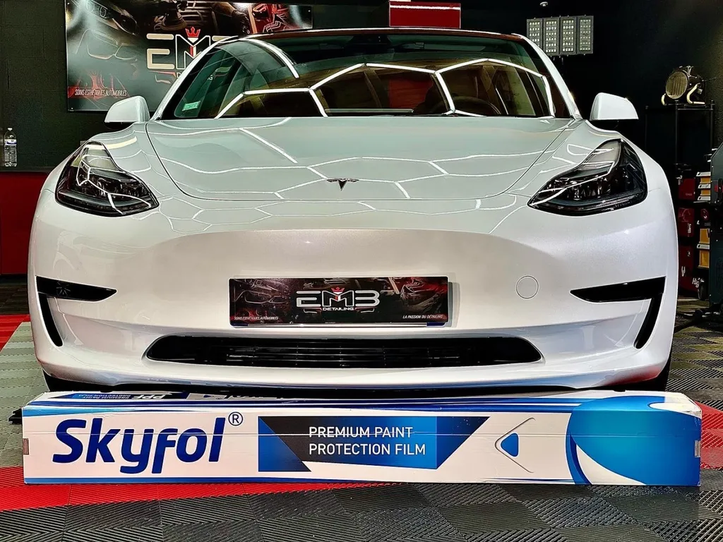 Protection carrosserie film PPF Lyon et traitement céramique tesla modèle 3 