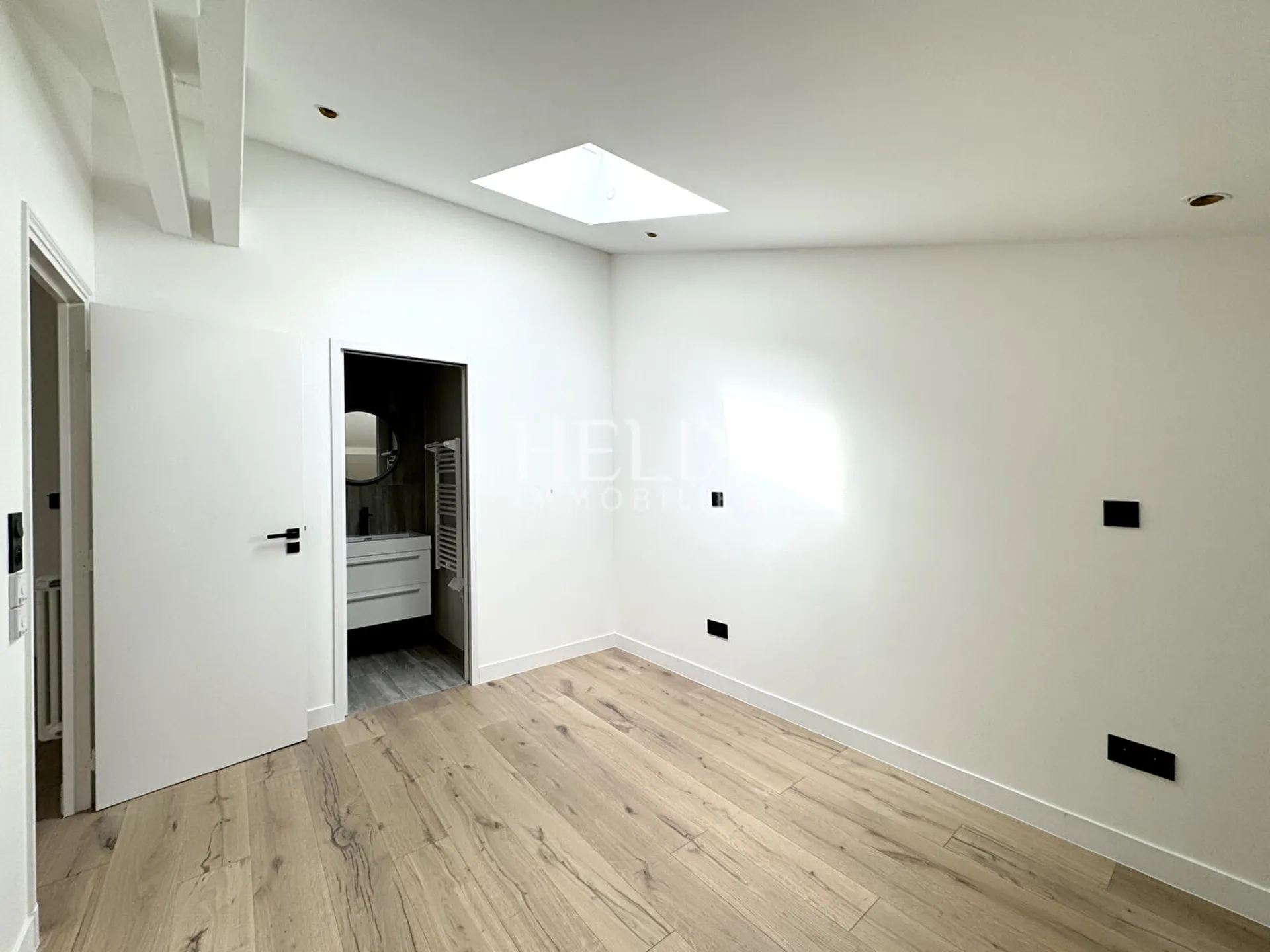 A vendre appartement 104,60 M2 à Saint-Germain-en-Laye , RER A 10 mn.