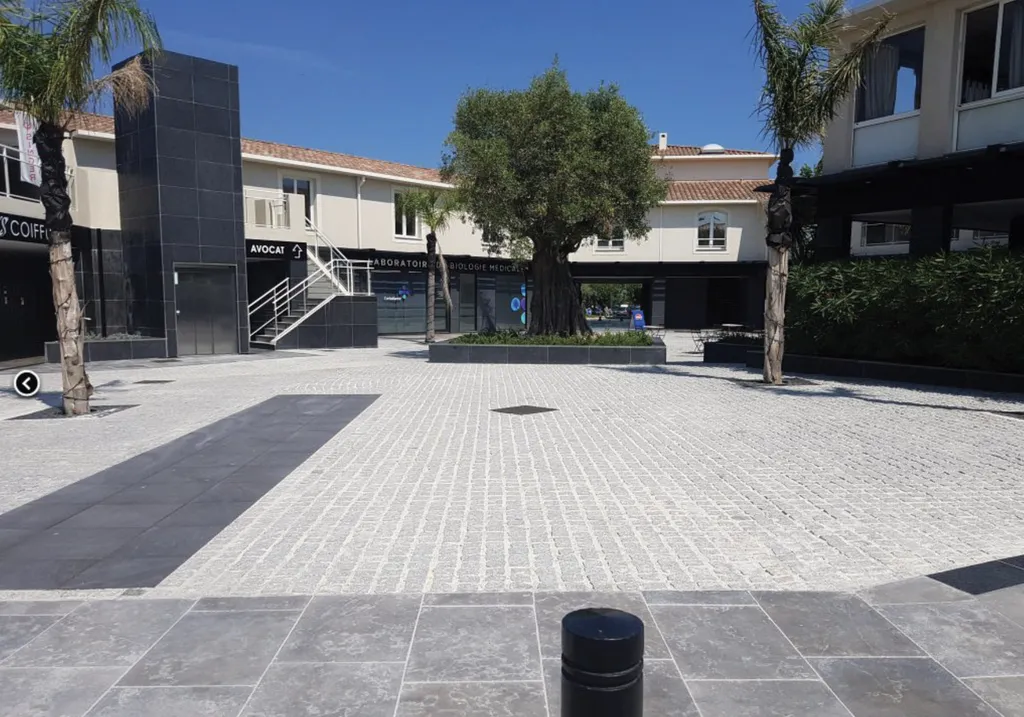 Cèdre Cendré – Marbre égyptien gris et brun pour sols et terrasses