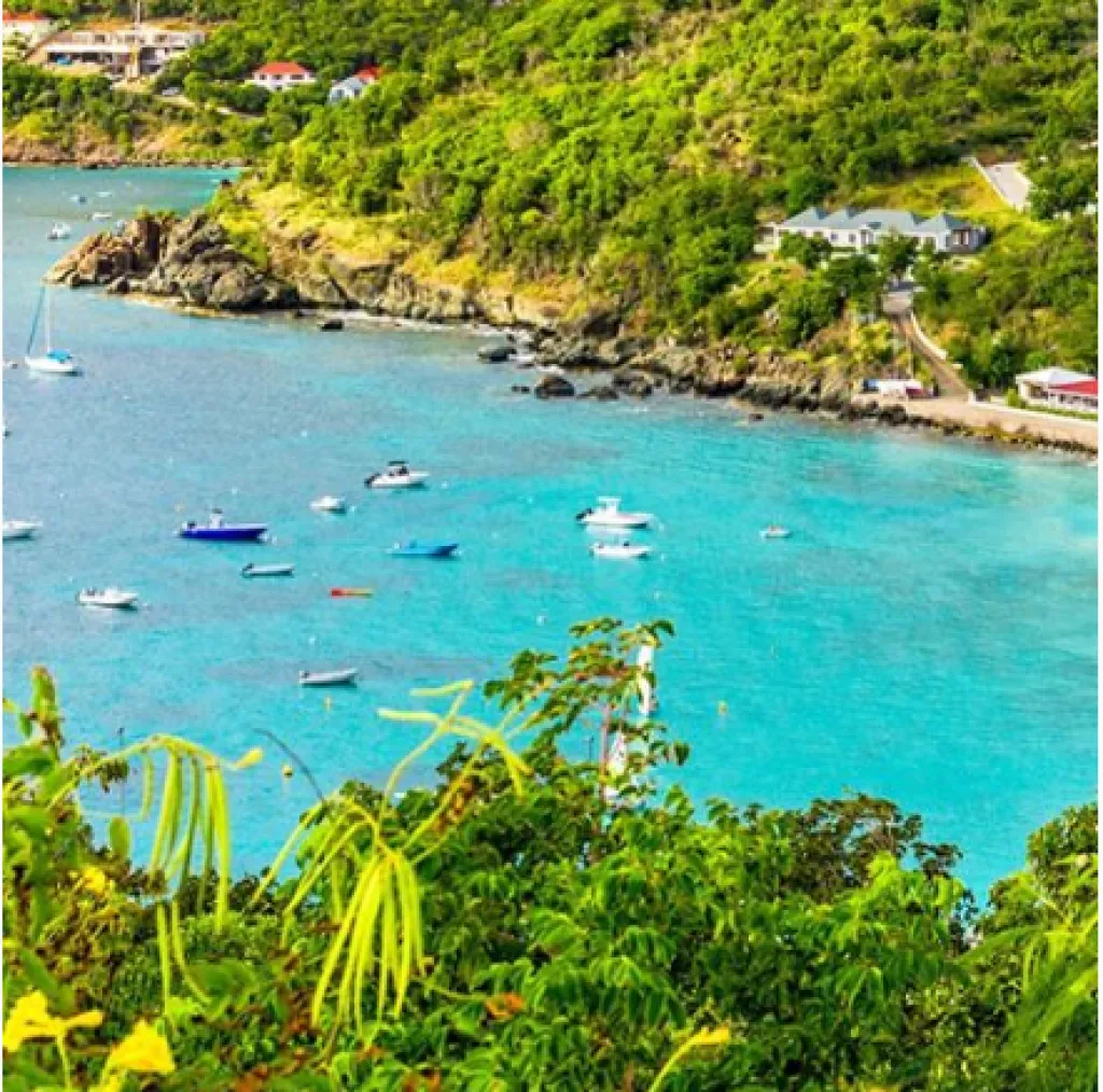 MC2 SAINT BARTH une collection de vêtements de plage pour toute la famille.