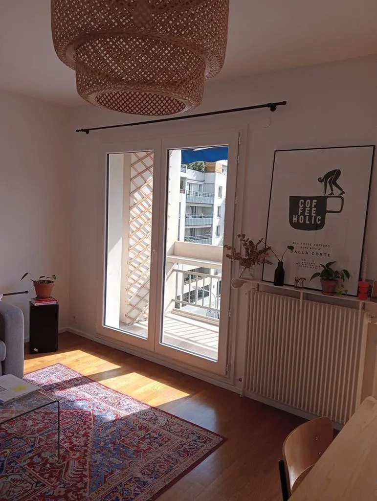 Installation de menuiseries en PVC à Lyon Croix-Rousse en rénovation