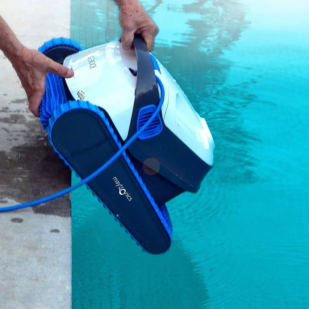 Robot de piscine Maytronics - Dolphin S300i - Aquarev'Piscines - Fontienne 04230