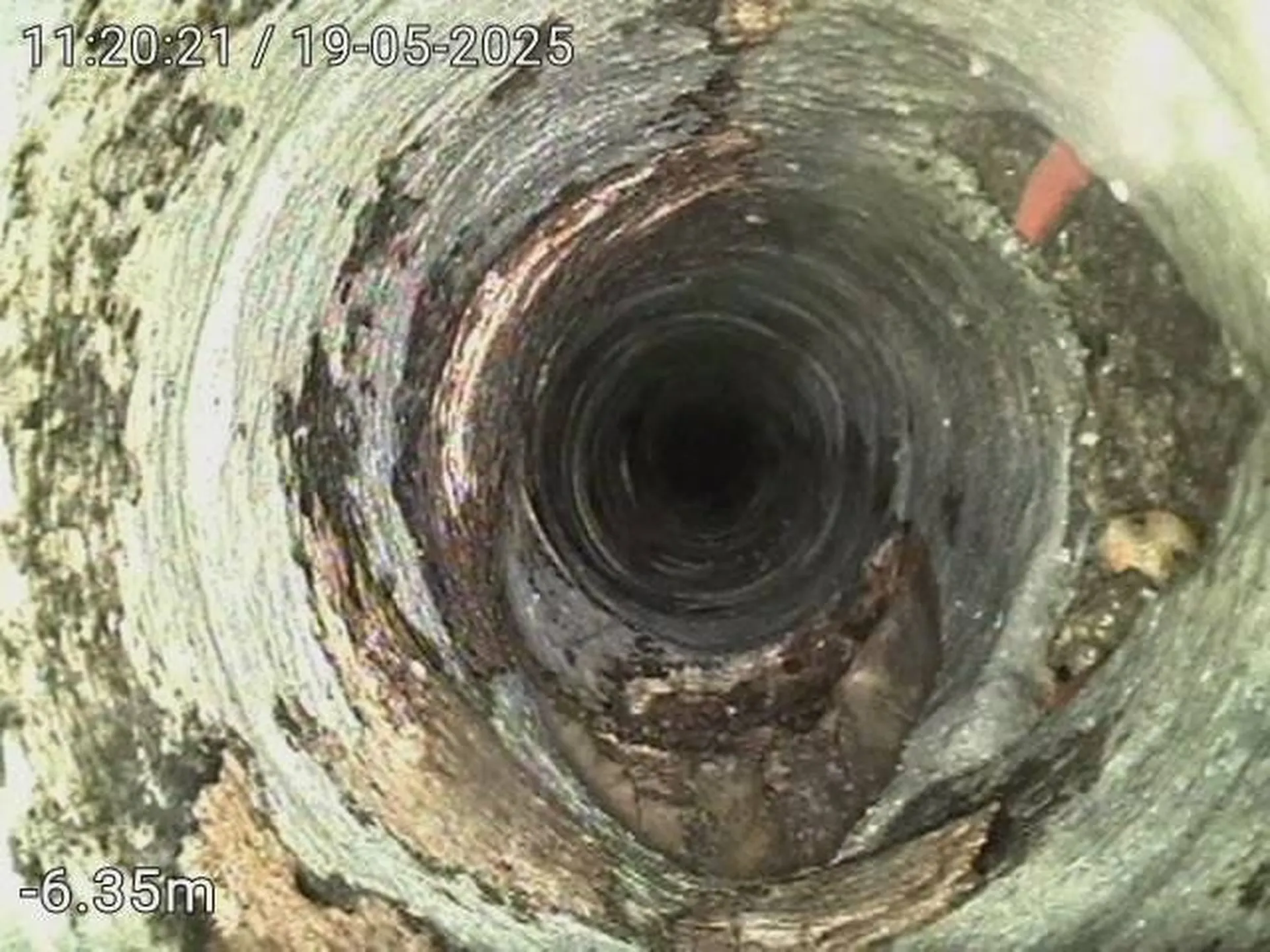 Chemisage de canalisation en fibrociment par application dans un immeuble en copropriété à Orange dans le Vaucluse