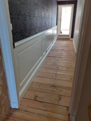 Lambris de soubassement dans couloir , Blaye