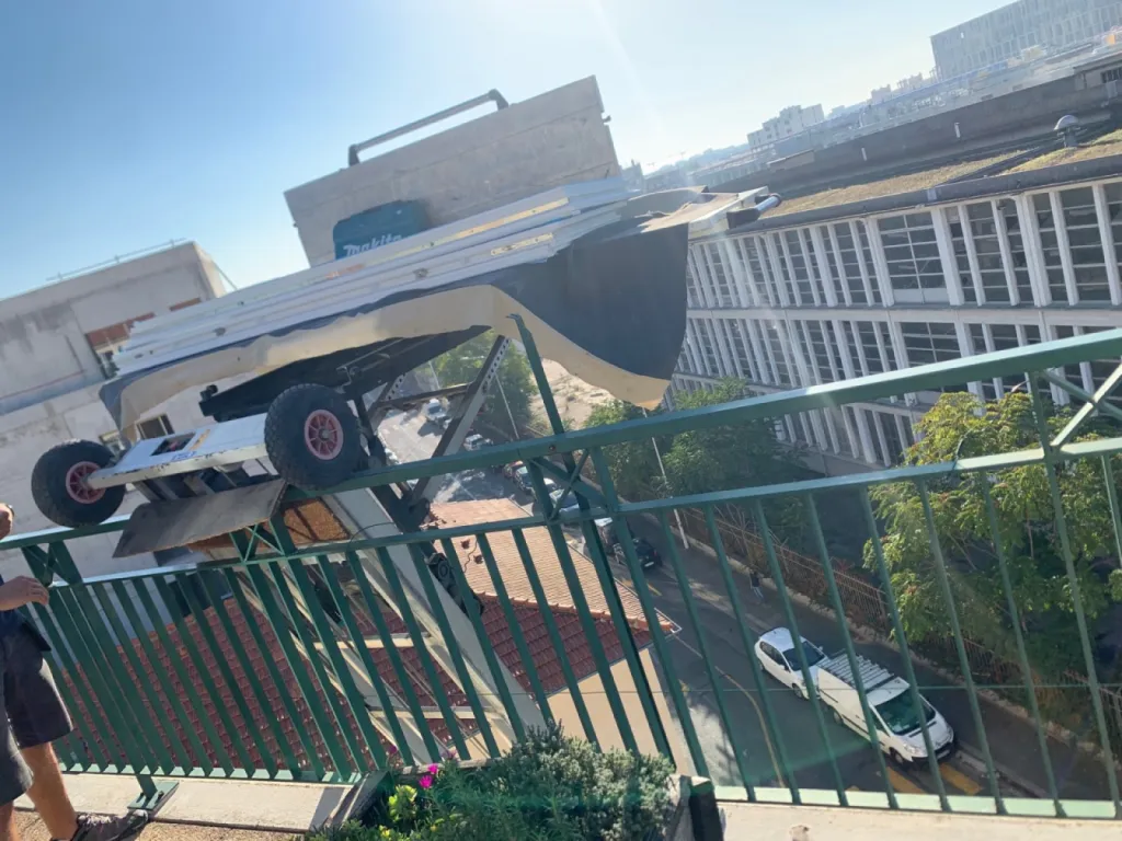 Fenêtres PVC de marque Bouvet modèle thermience avec combiné de volets roulants en dépose totale sur Lyon 69007 en région Rhône-Alpes