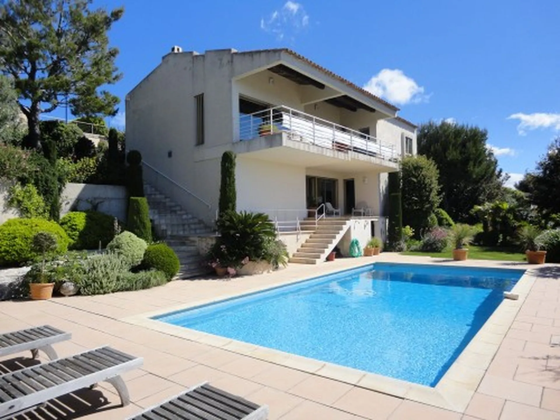 maison avec piscine carnoux